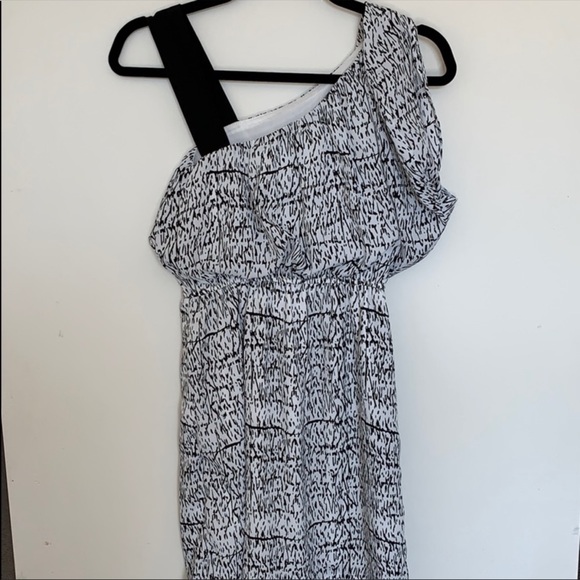 BCBG one shoulder summer dress. - Picture 6 of 6
